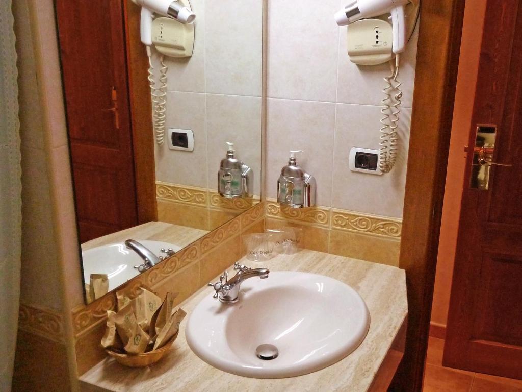 Hotel Bellpi Andorra la Vella Zimmer foto